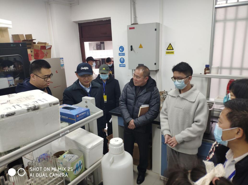 校领导带队到亚博官网开展春季学期开学实验室安全检查工作