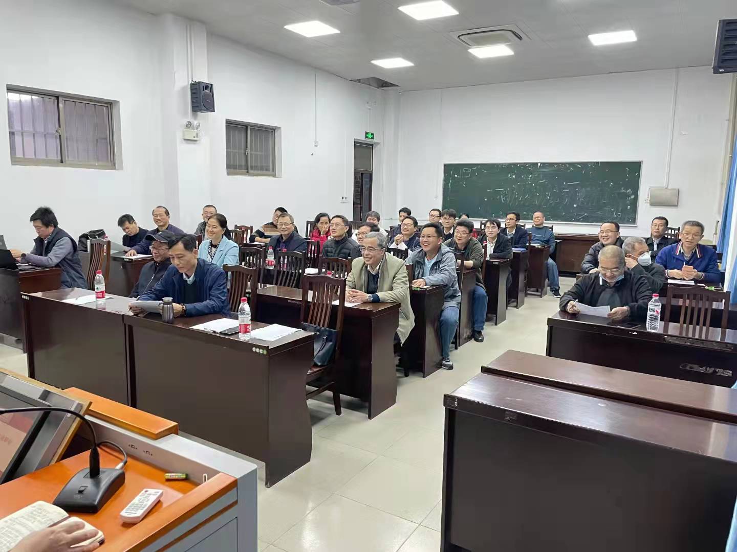 亚博取款心丈秒到账开展2021年度专任教师述职工作