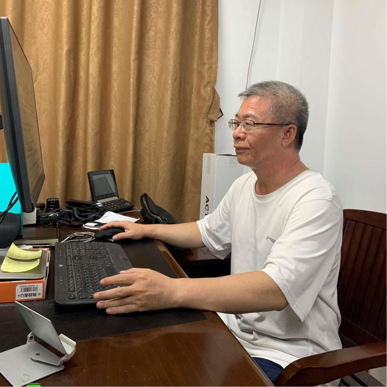 亚博官网林伟英教授入选英国皇家化学会会士